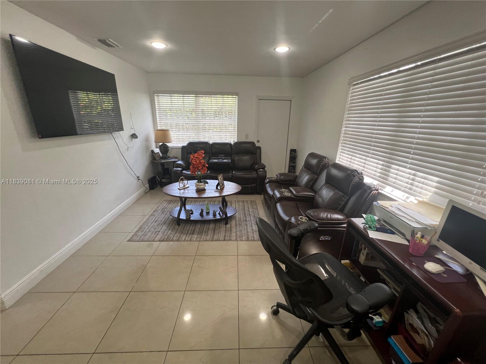 BISCAYNE VILLAGE HEIGHTS - Residential