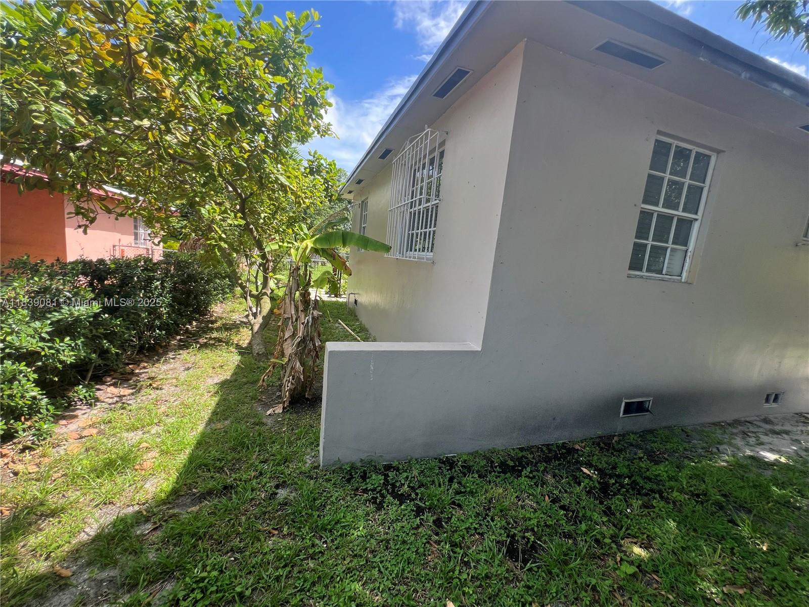 BISCAYNE VILLAGE HEIGHTS - Residential