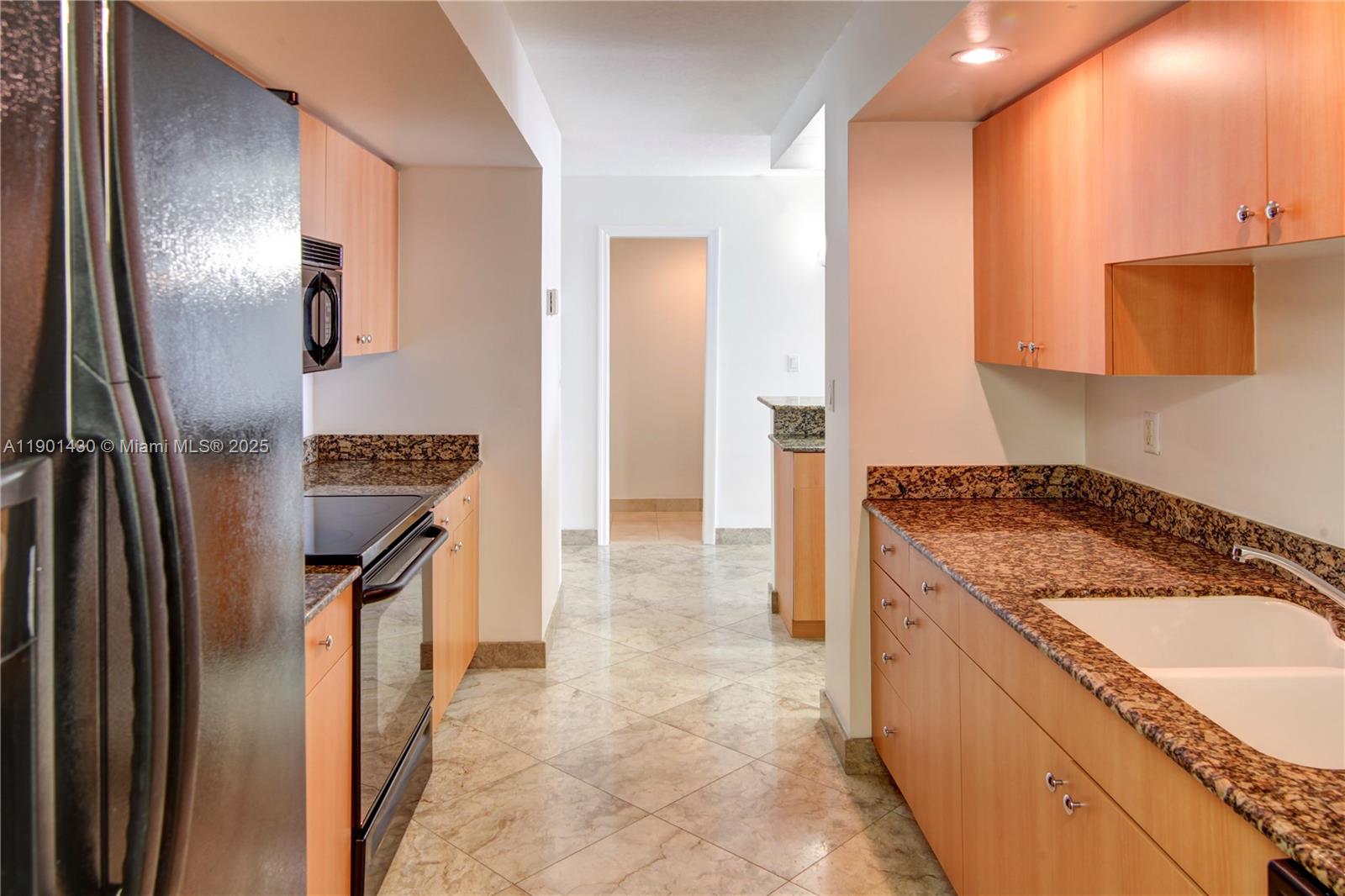 THE COLLINS CONDO - Residential Lease
