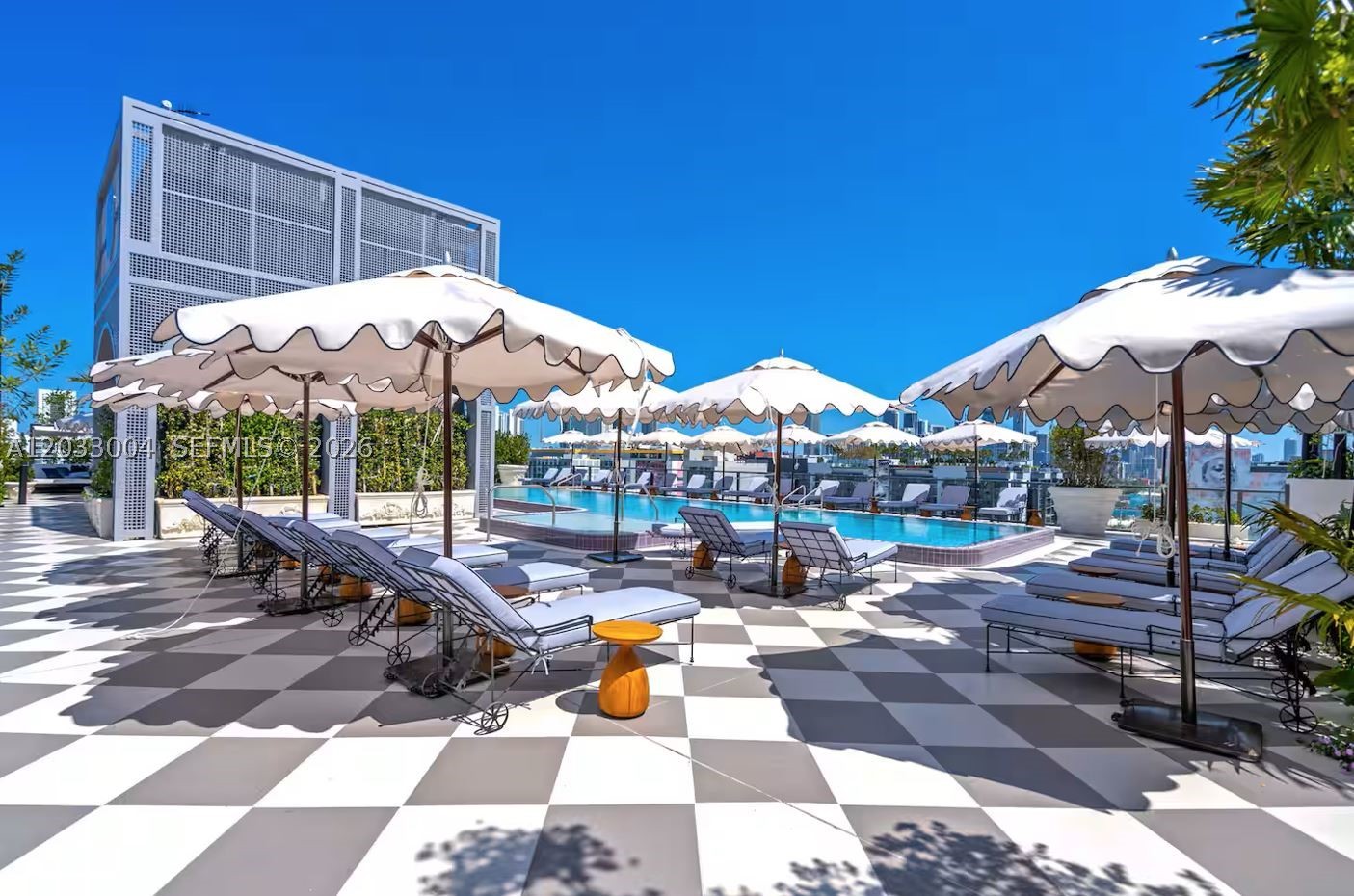NOMAD RESIDENCES WYNWOOD - Residential Lease
