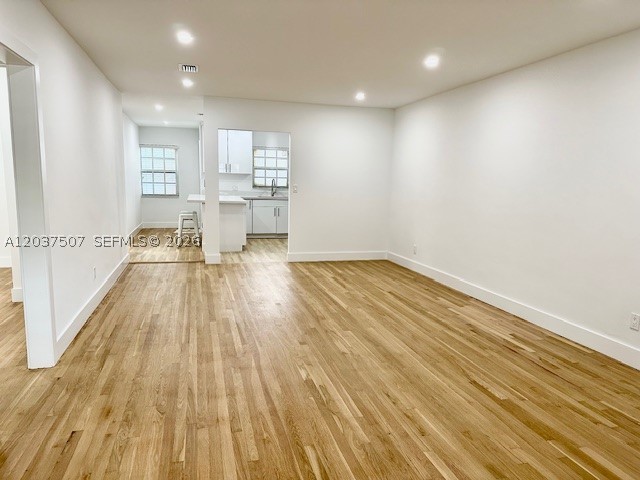COCONUT GROVE SEC 1 - Residential Lease