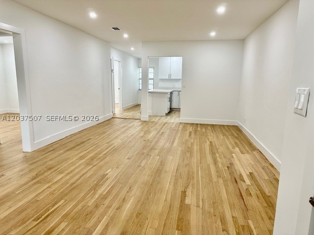 COCONUT GROVE SEC 1 - Residential Lease