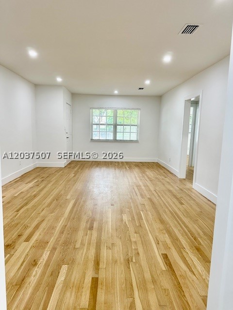 COCONUT GROVE SEC 1 - Residential Lease