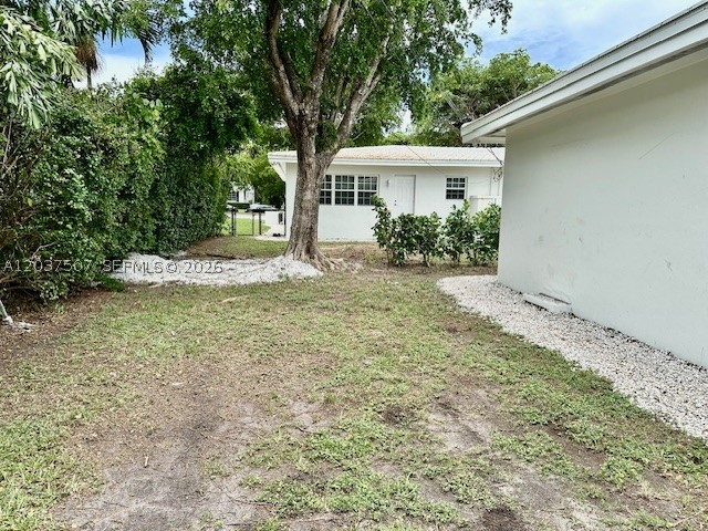 COCONUT GROVE SEC 1 - Residential Lease