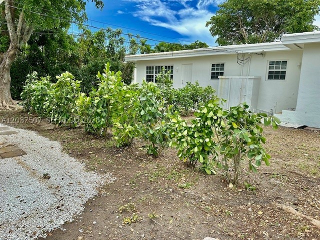 COCONUT GROVE SEC 1 - Residential Lease