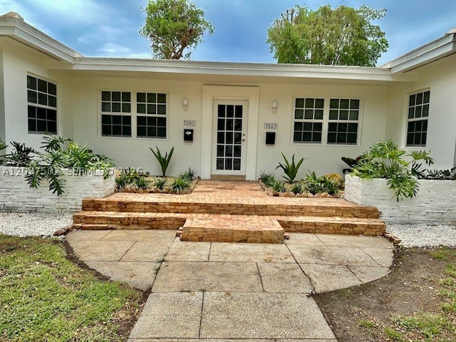 COCONUT GROVE SEC 1 - Residential Lease