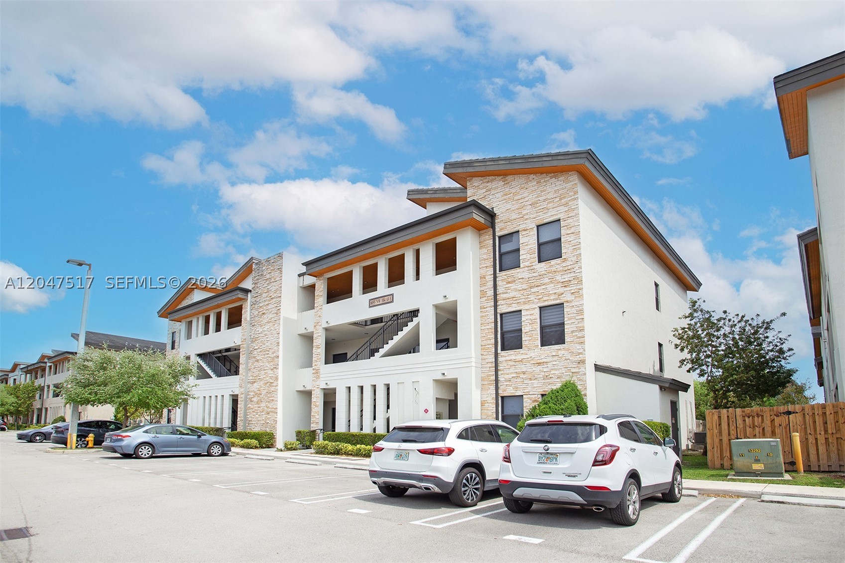 APEX AT PARK CENTRAL COND - Residential Lease