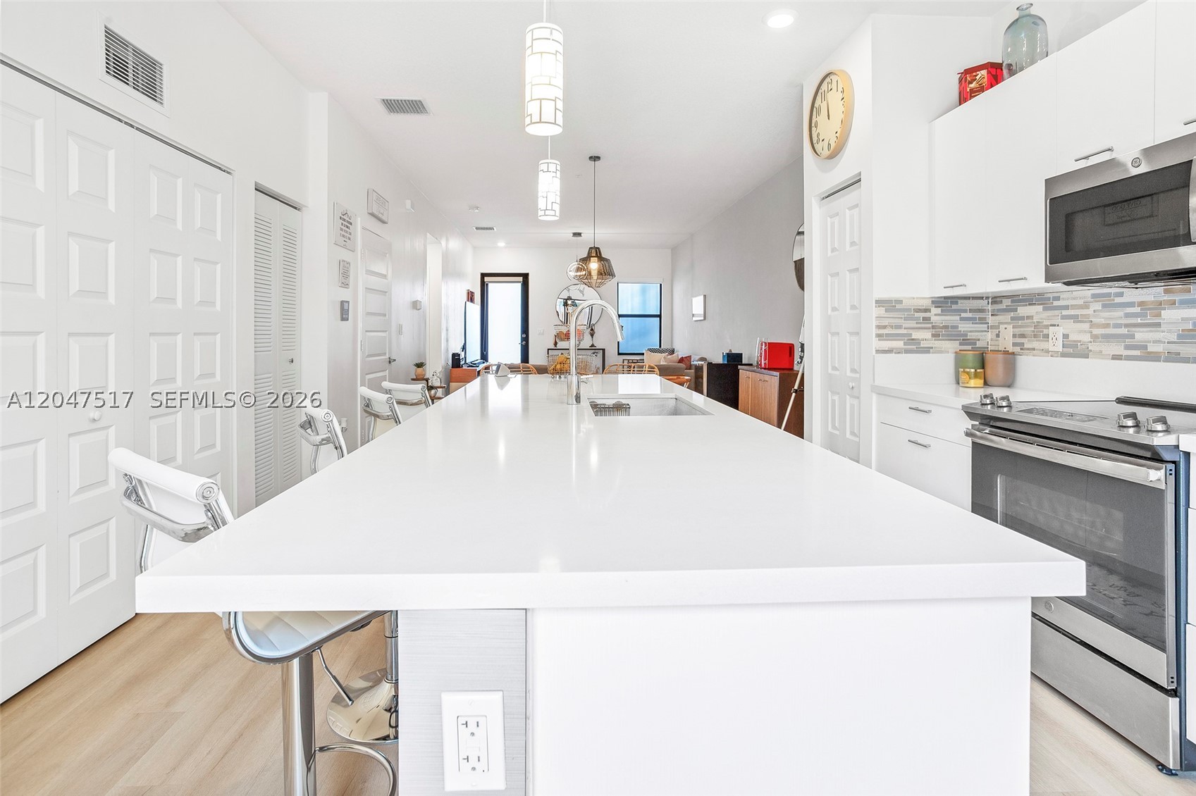 APEX AT PARK CENTRAL COND - Residential Lease