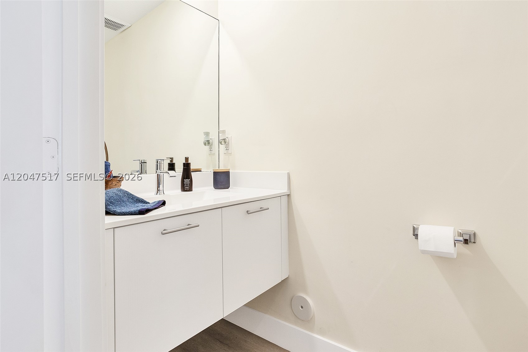 APEX AT PARK CENTRAL COND - Residential Lease