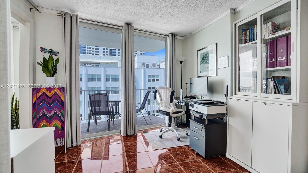BAYVIEW TERR CONDO - Residential