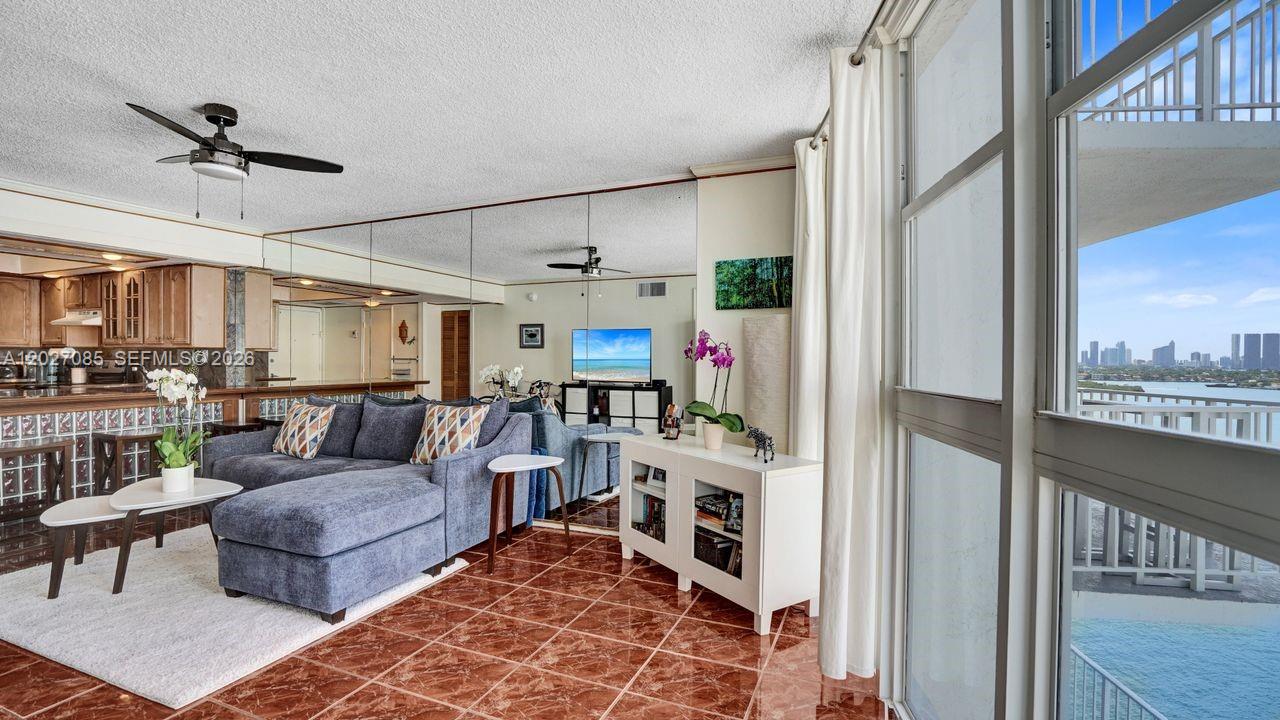 BAYVIEW TERR CONDO - Residential