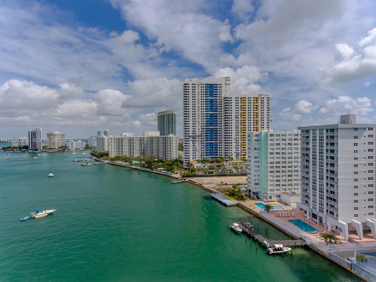BAYVIEW TERR CONDO - Residential