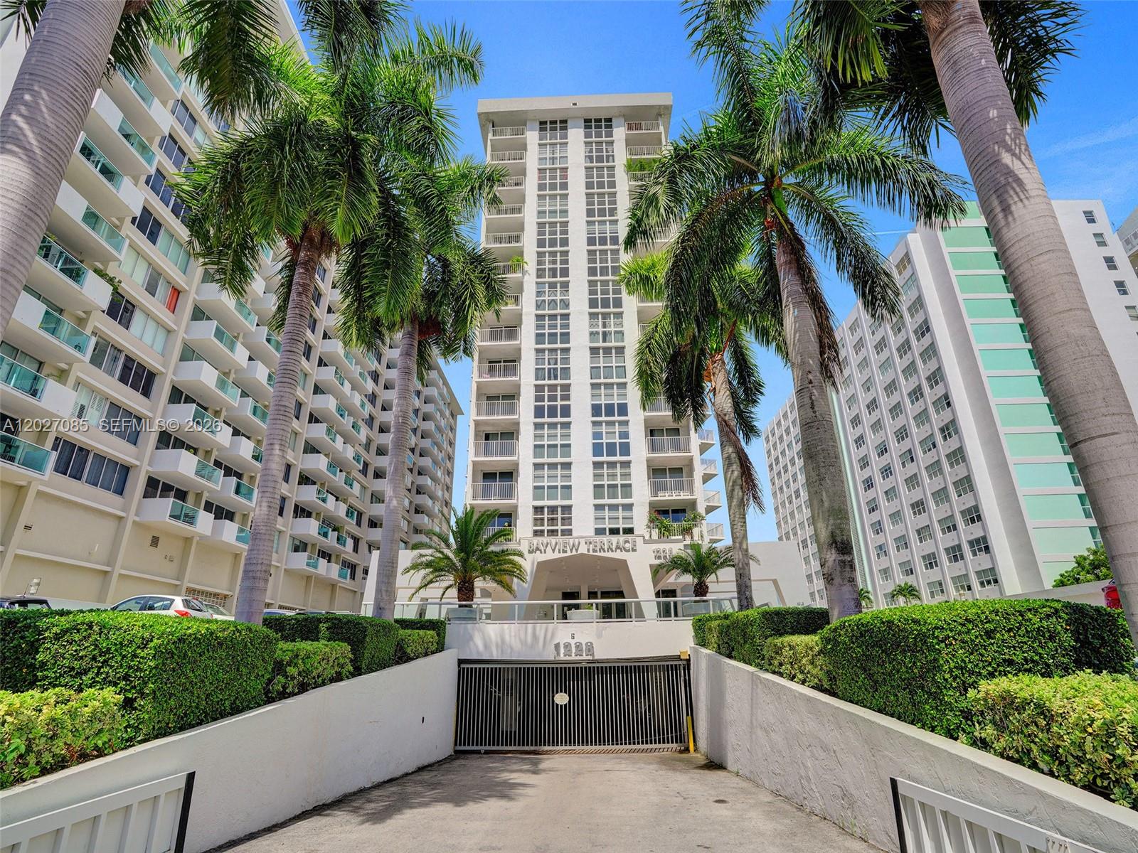 BAYVIEW TERR CONDO - Residential