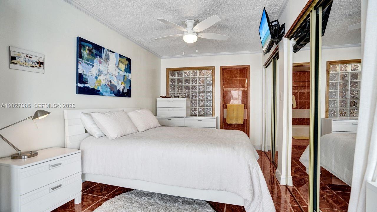 BAYVIEW TERR CONDO - Residential