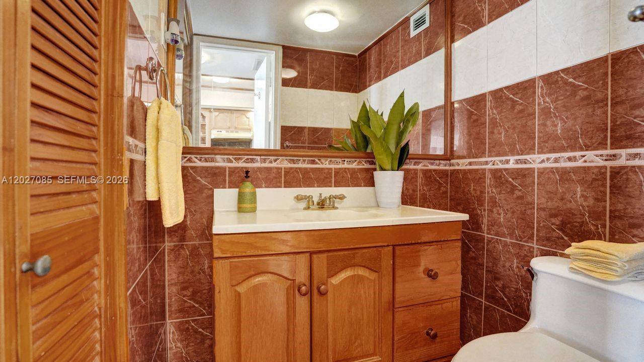 BAYVIEW TERR CONDO - Residential