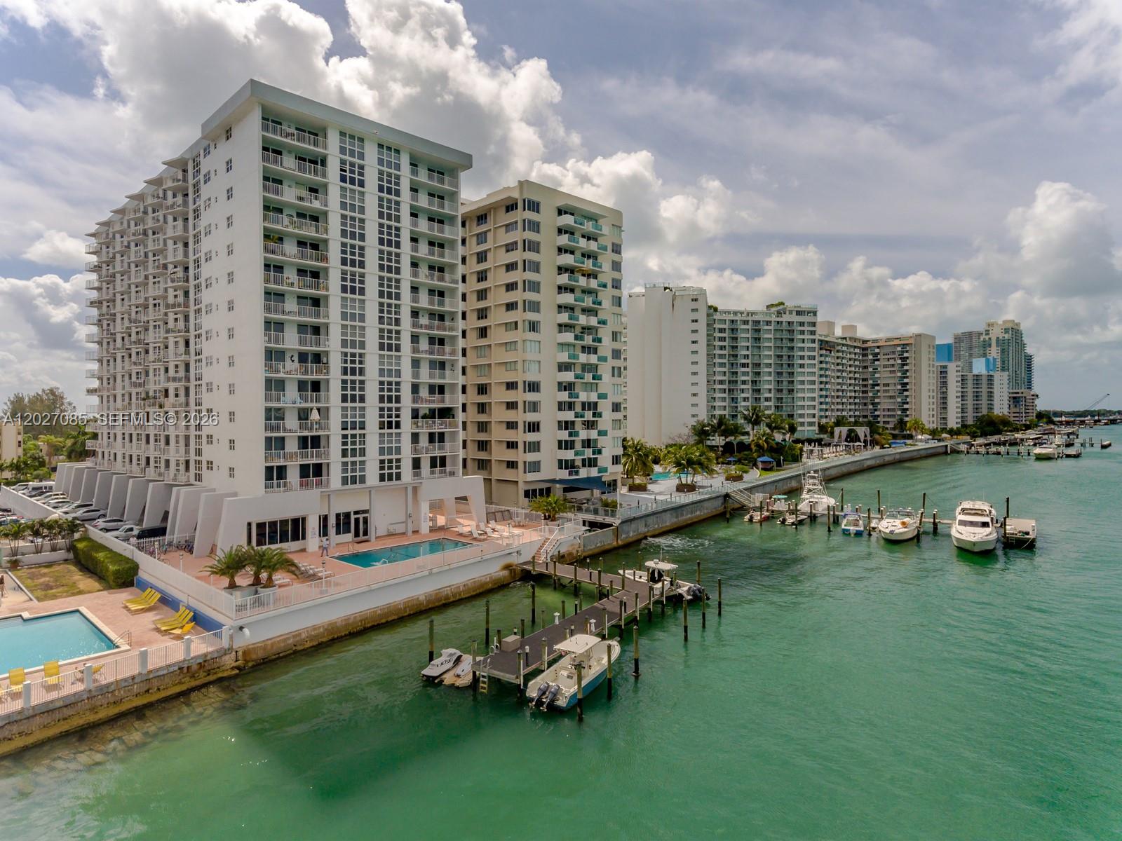 BAYVIEW TERR CONDO - Residential