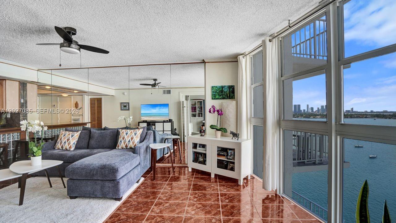 BAYVIEW TERR CONDO - Residential