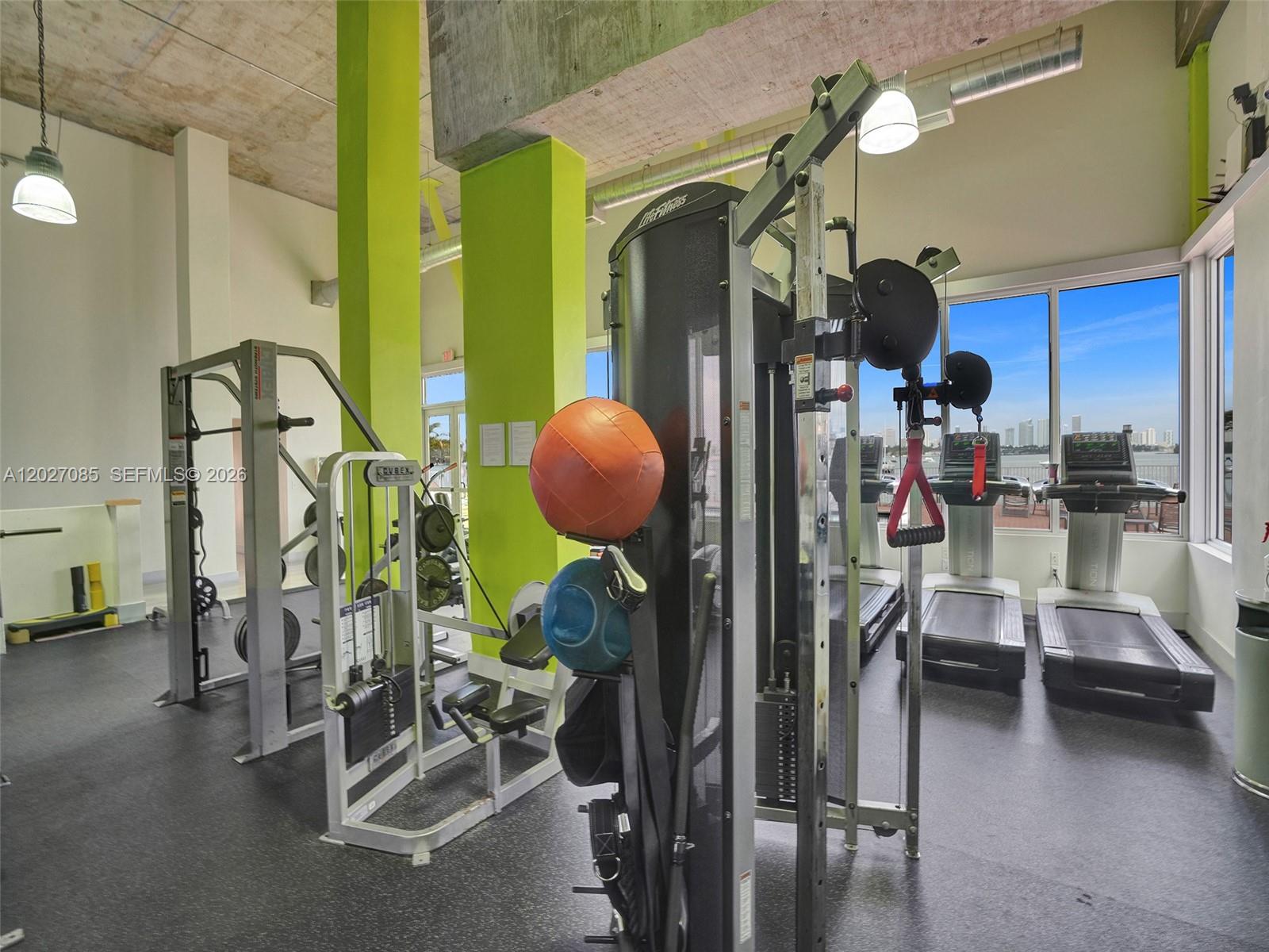 BAYVIEW TERR CONDO - Residential