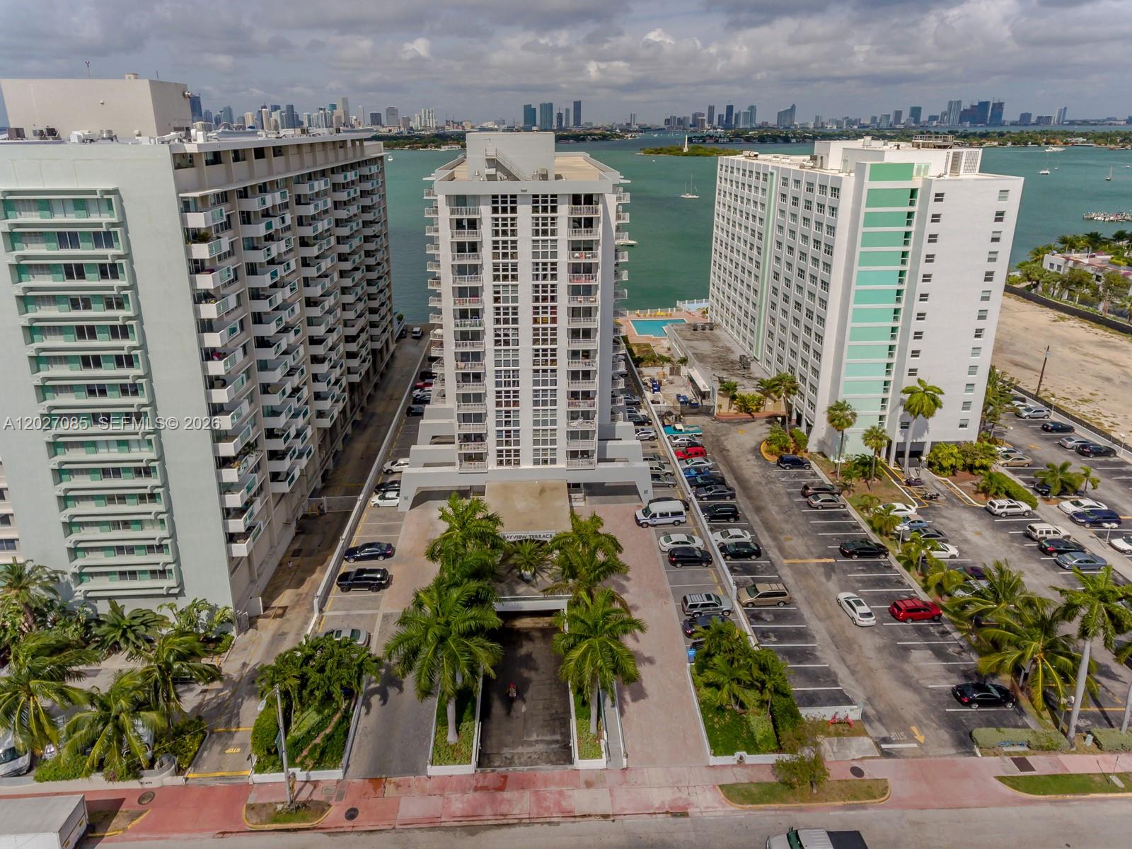 BAYVIEW TERR CONDO - Residential