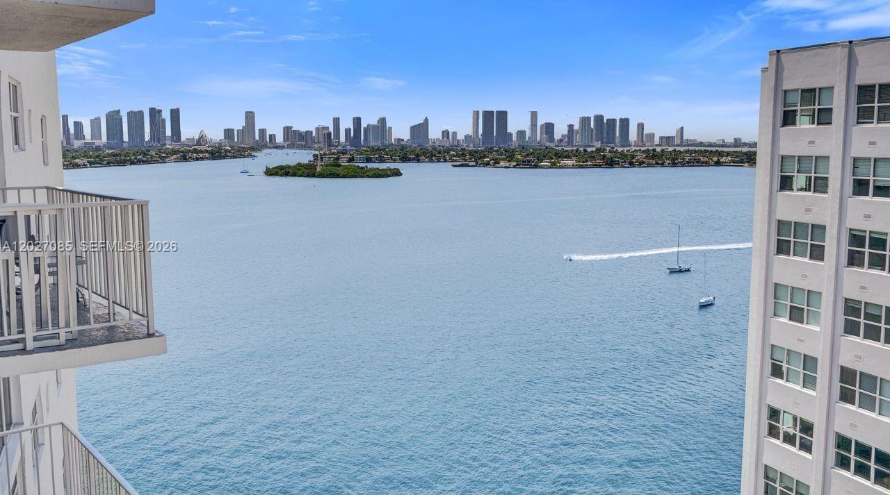 BAYVIEW TERR CONDO - Residential