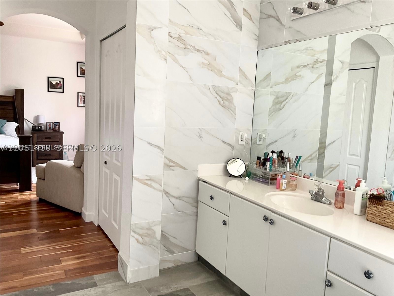 DORAL ISLES NORTH SEC ONE - Residential
