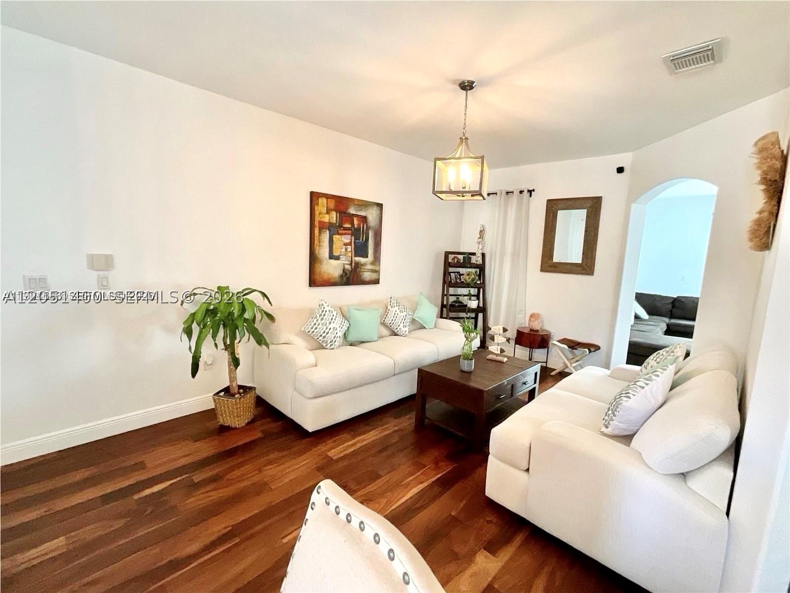 DORAL ISLES NORTH SEC ONE - Residential