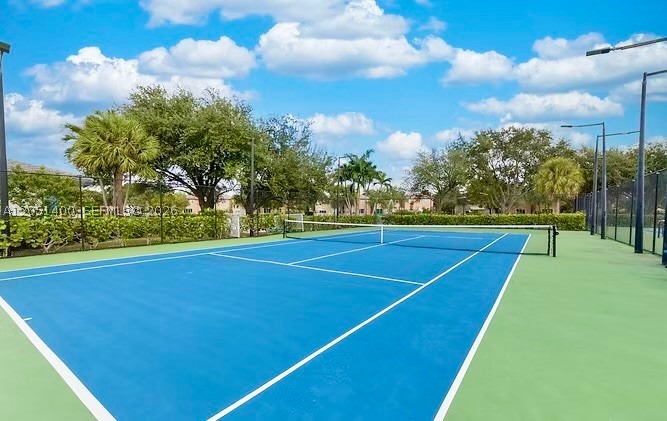 DORAL ISLES NORTH SEC ONE - Residential