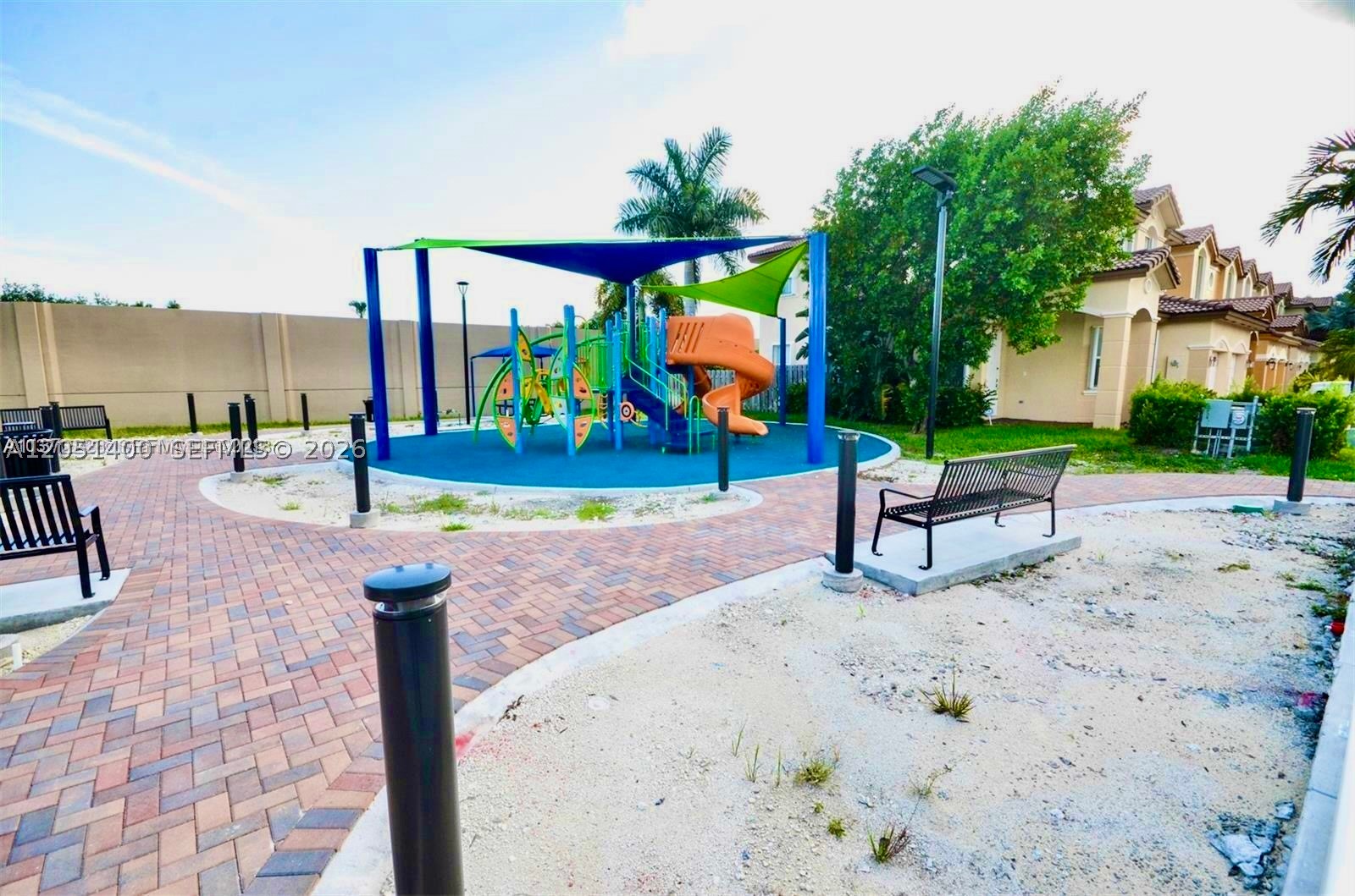DORAL ISLES NORTH SEC ONE - Residential