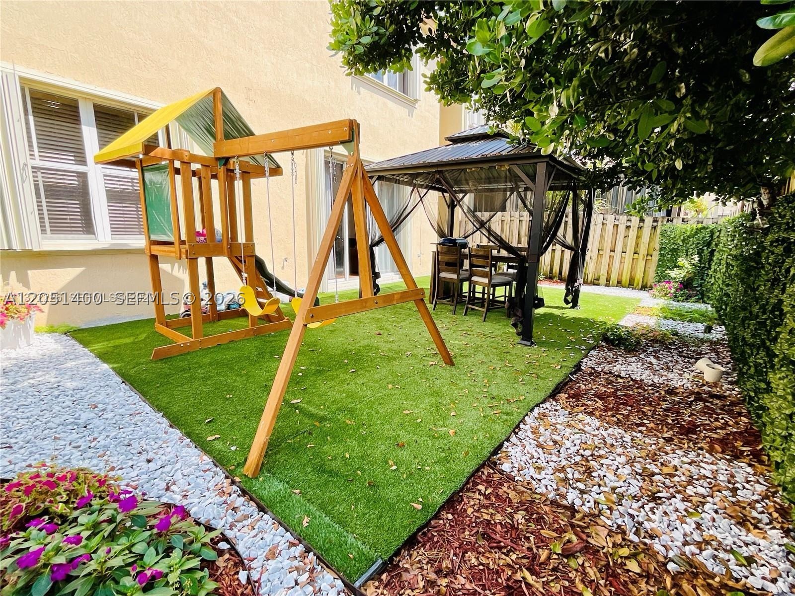 DORAL ISLES NORTH SEC ONE - Residential