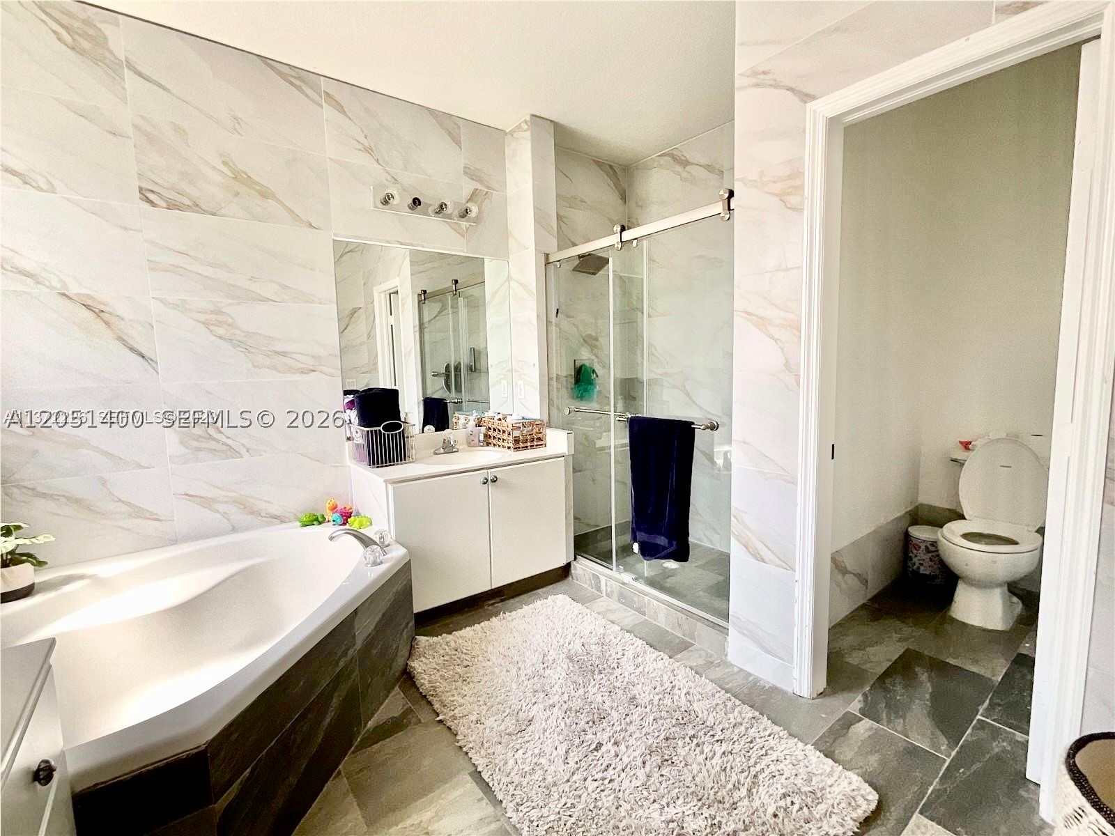 DORAL ISLES NORTH SEC ONE - Residential