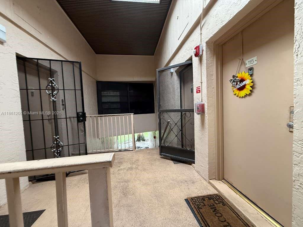 HAMPTON COURT CONDO - Residential