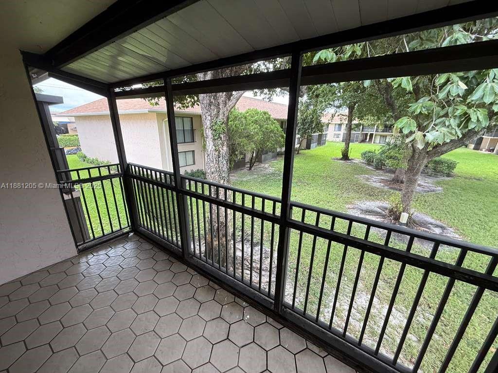 HAMPTON COURT CONDO - Residential