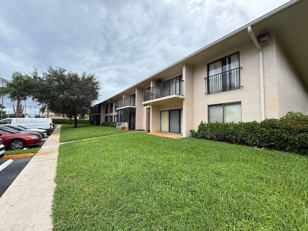 HAMPTON COURT CONDO - Residential