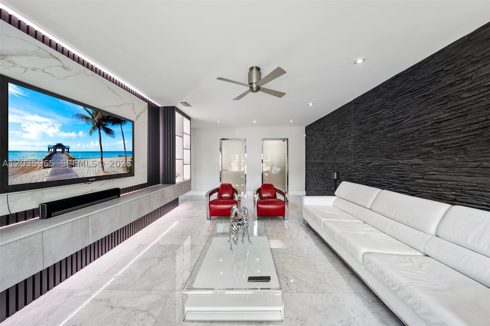 SUNRISE HARBOUR REV PL - Residential