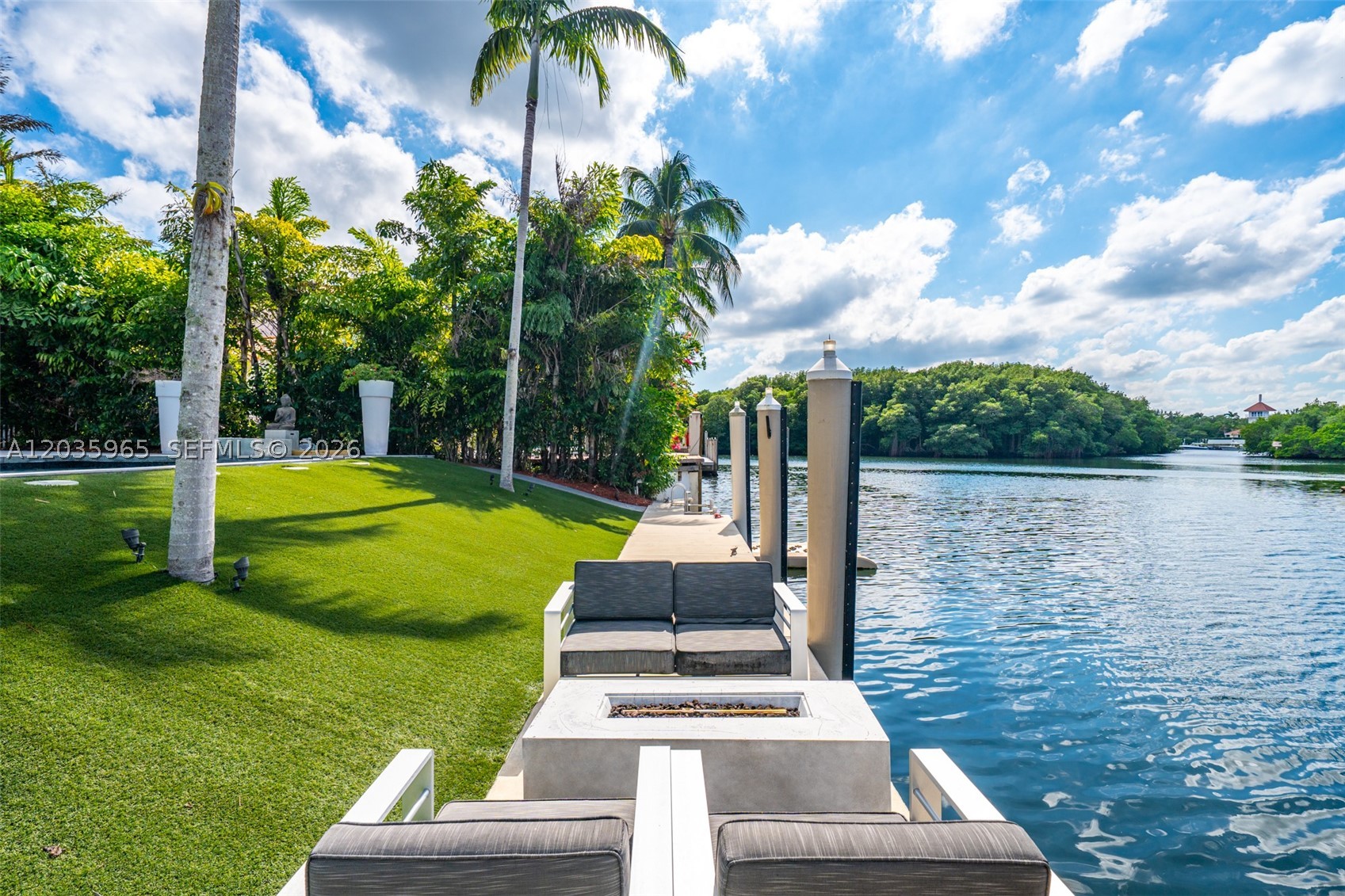 SUNRISE HARBOUR REV PL - Residential