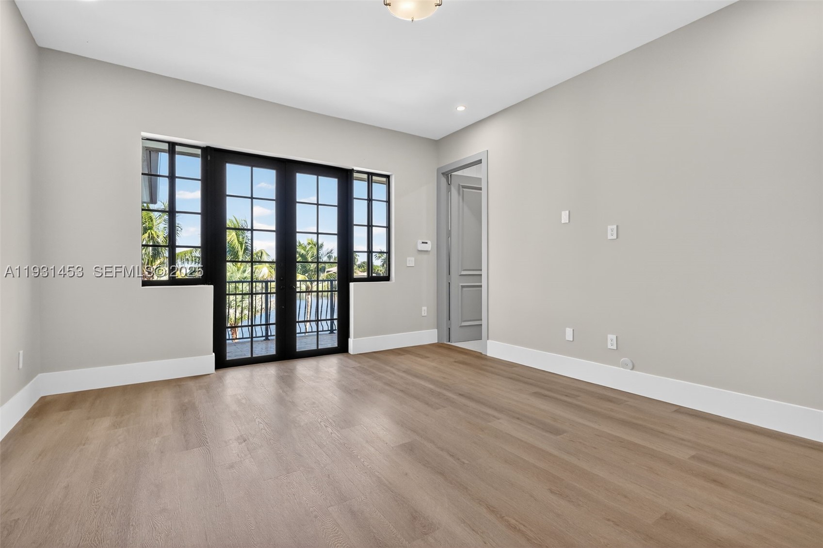 VISTA LAKES - Residential
