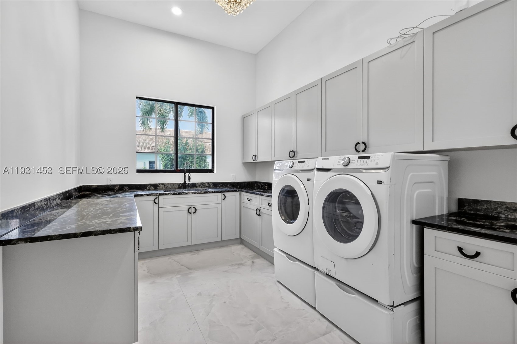 VISTA LAKES - Residential