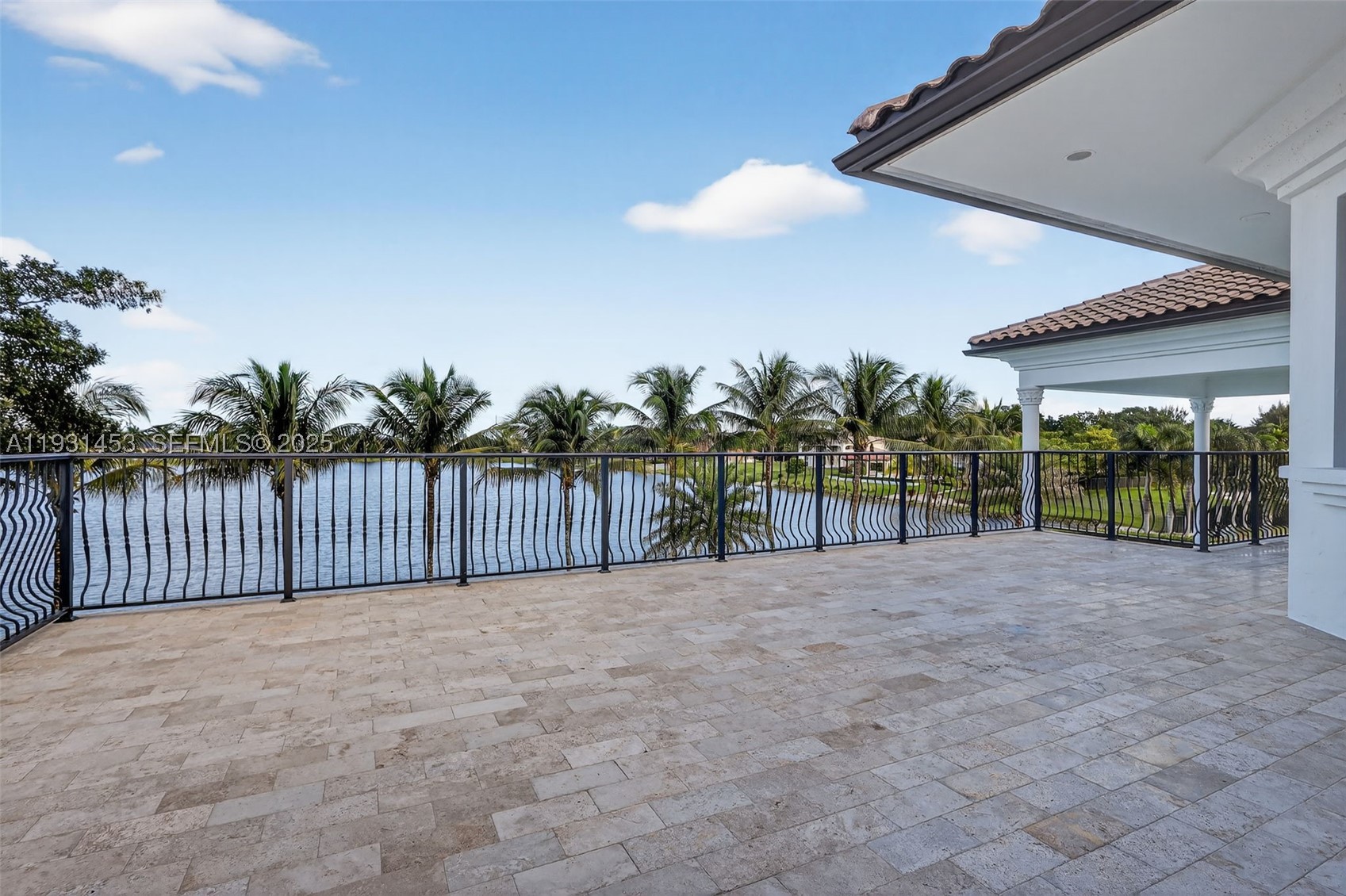 VISTA LAKES - Residential