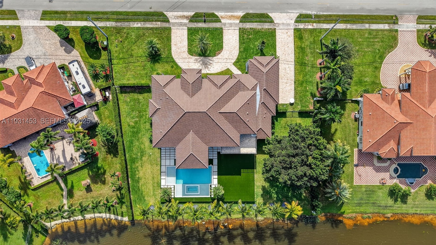 VISTA LAKES - Residential