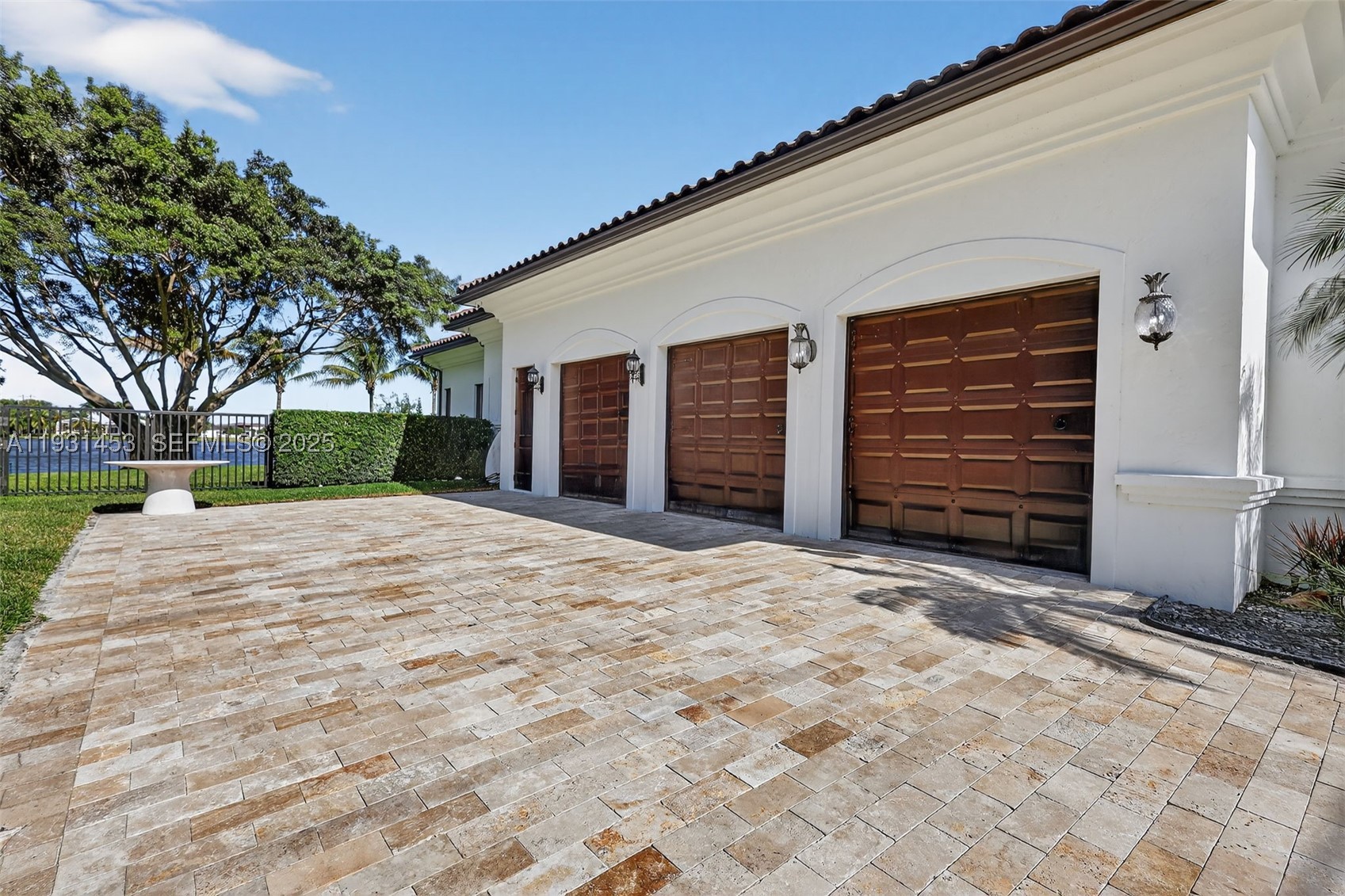 VISTA LAKES - Residential