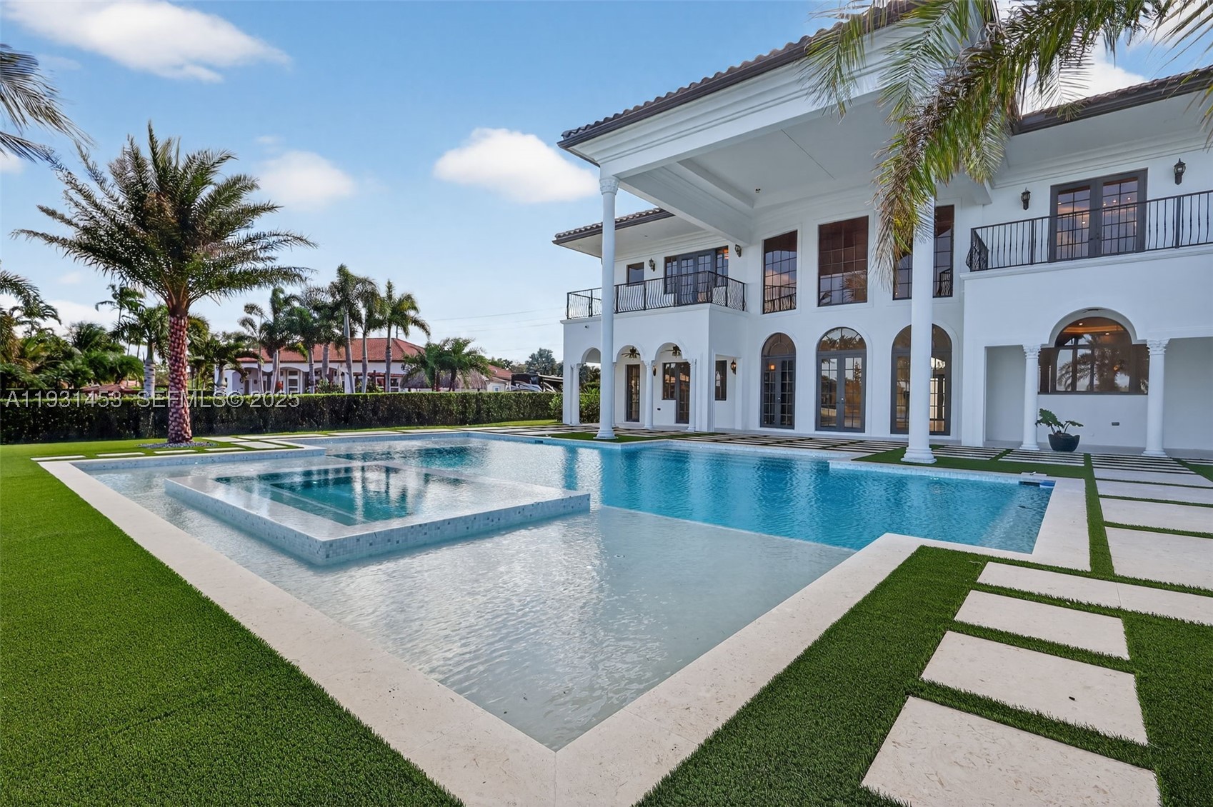 VISTA LAKES - Residential