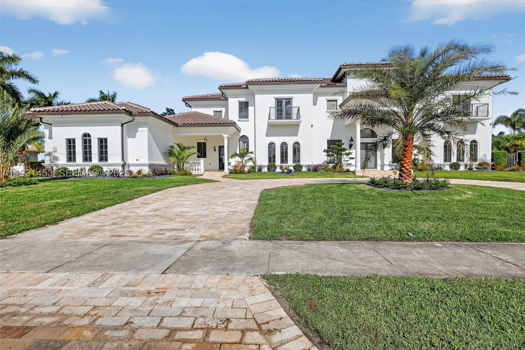VISTA LAKES - Residential