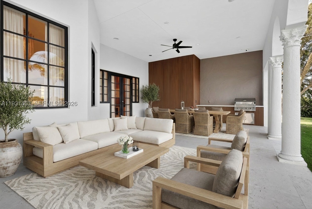 VISTA LAKES - Residential