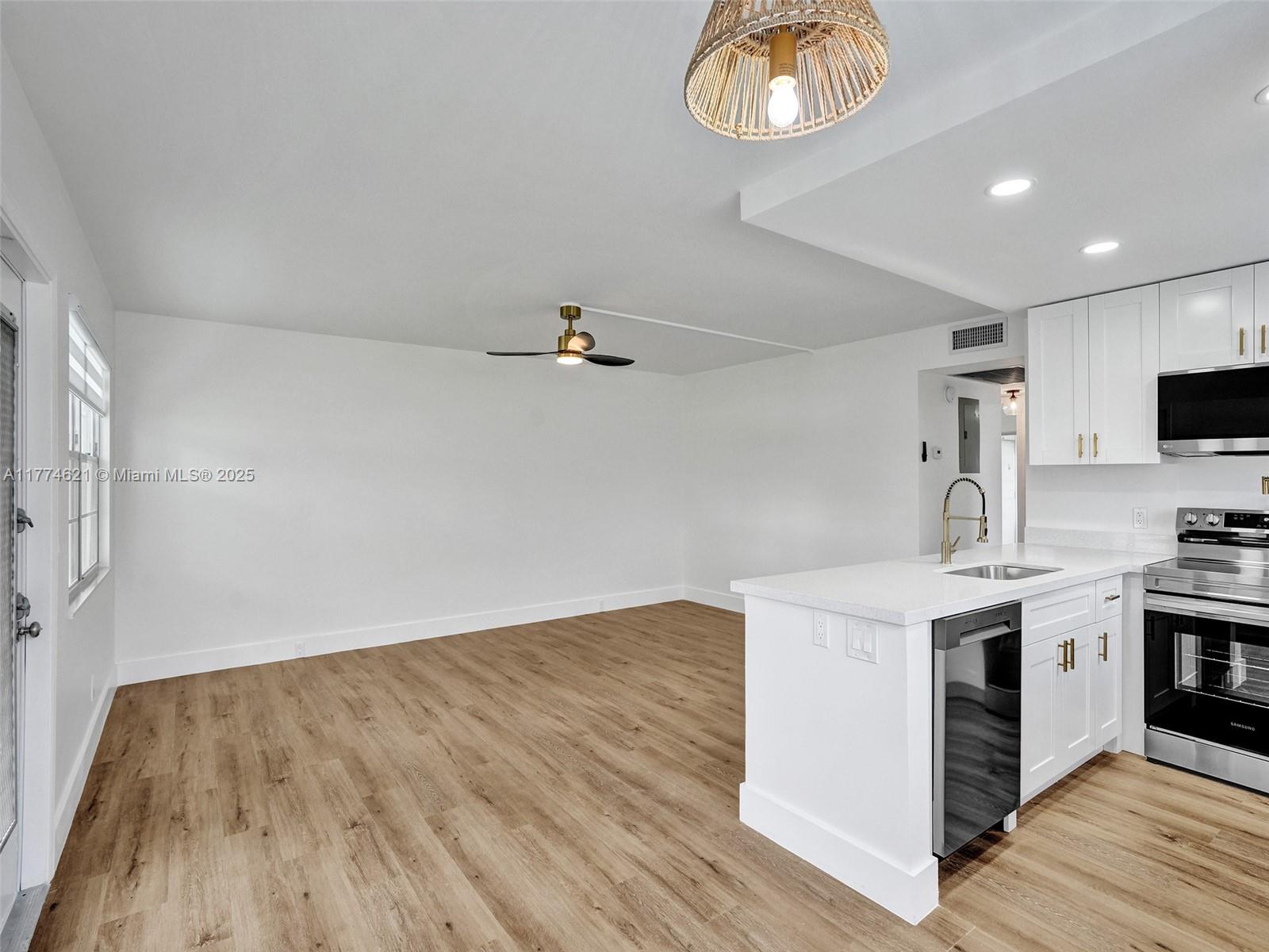PRESCOTT B CONDO - Residential