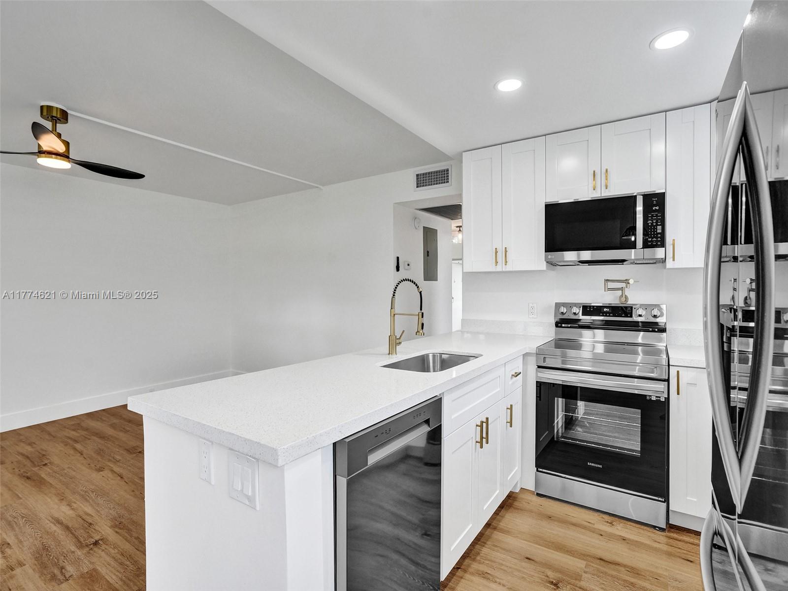 PRESCOTT B CONDO - Residential