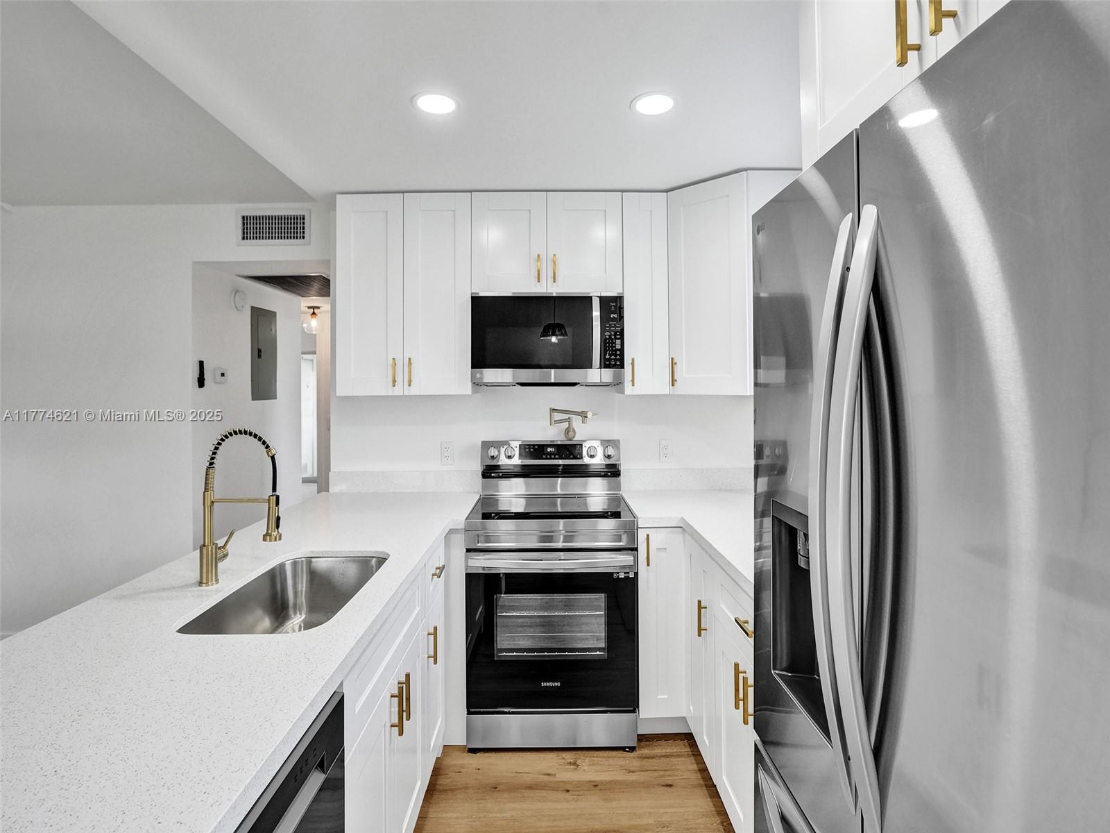 PRESCOTT B CONDO - Residential