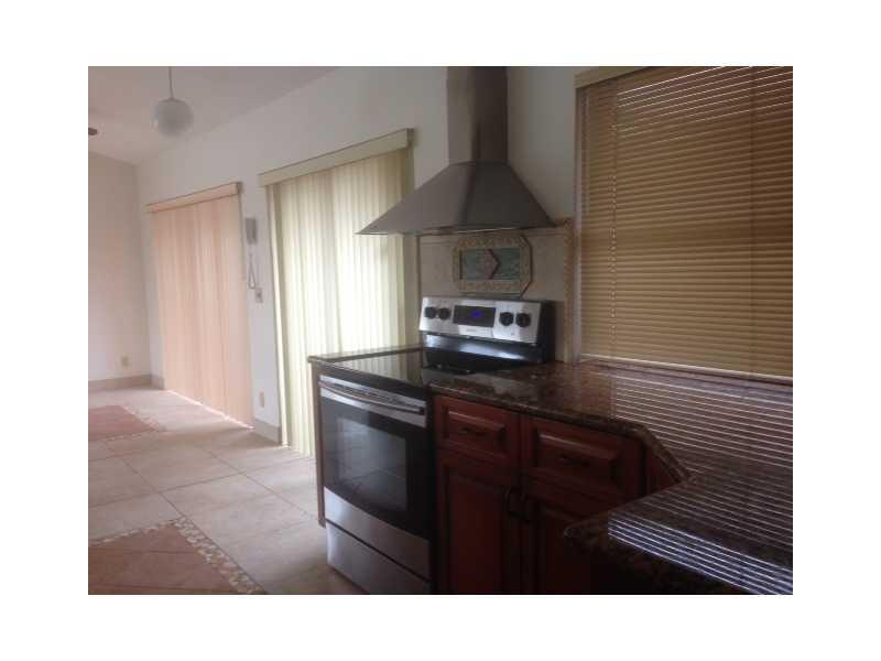 PATIO VILLAS - Residential Lease