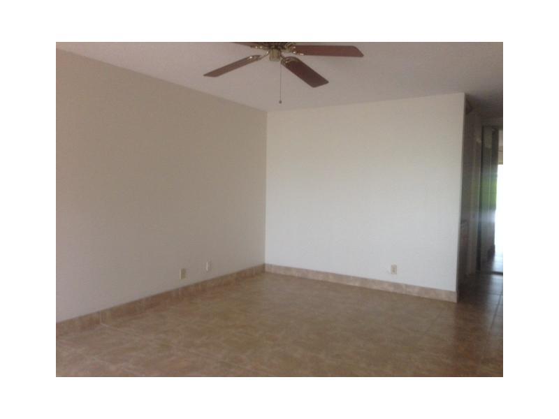 PATIO VILLAS - Residential Lease