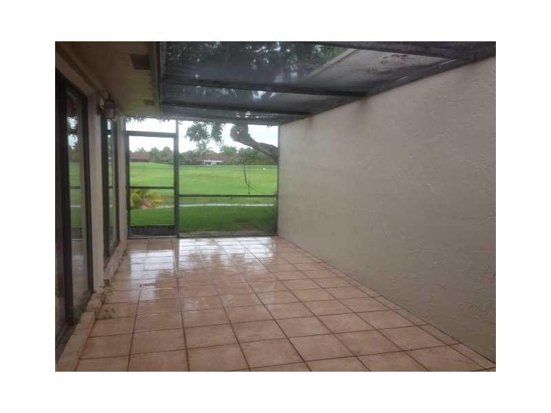 PATIO VILLAS - Residential Lease