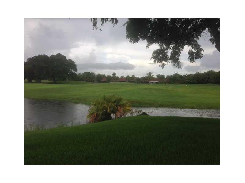 PATIO VILLAS - Residential Lease